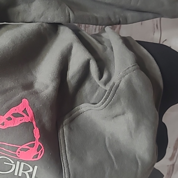 Shoot Like a Girl Bow hunting hoodie S - Picture 2 of 3